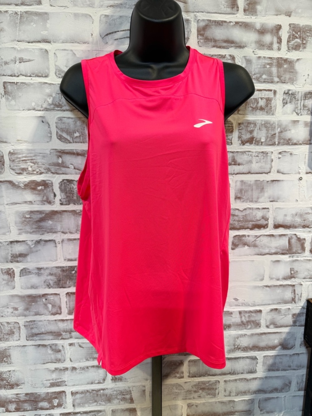 Brooks Women’s Hot Pink Sleeveless Running Tank - Picture 1 of 7